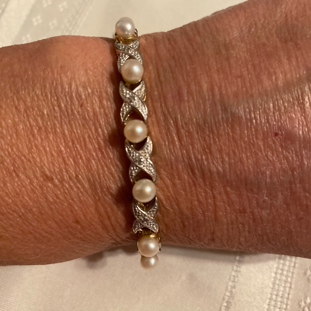 Women’s Bracelet Diamonds Pearl NWOT